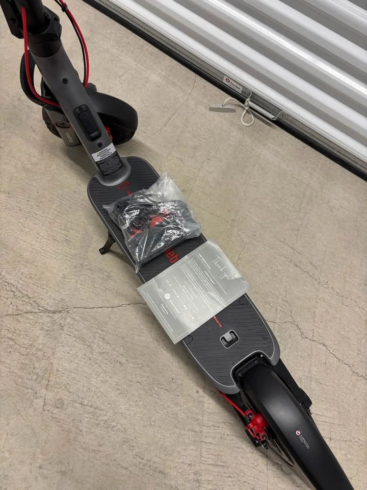 LIKE NEW Segway F3 Pro Electric Scooter - $700! - photo 5