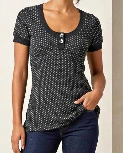 Short Sleeve long and slim Knit Top with Buttons