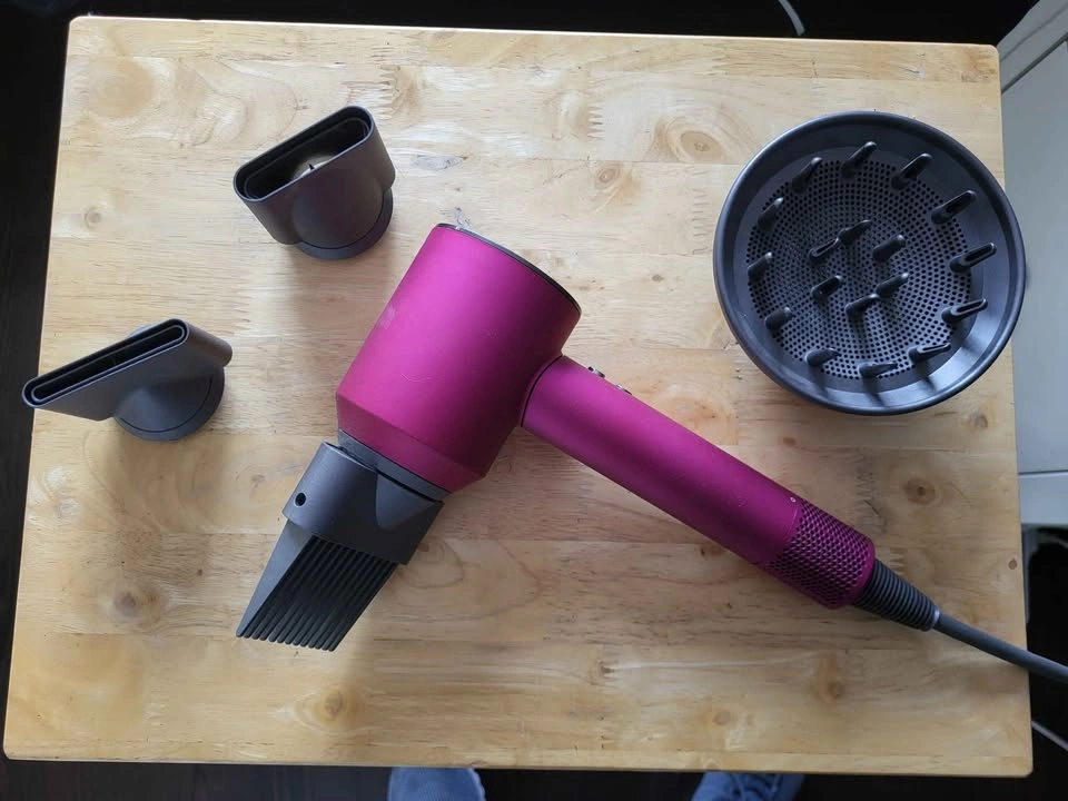 Used LIKE NEW: Dyson Supersonic hair dryer and Corrale set - photo 2