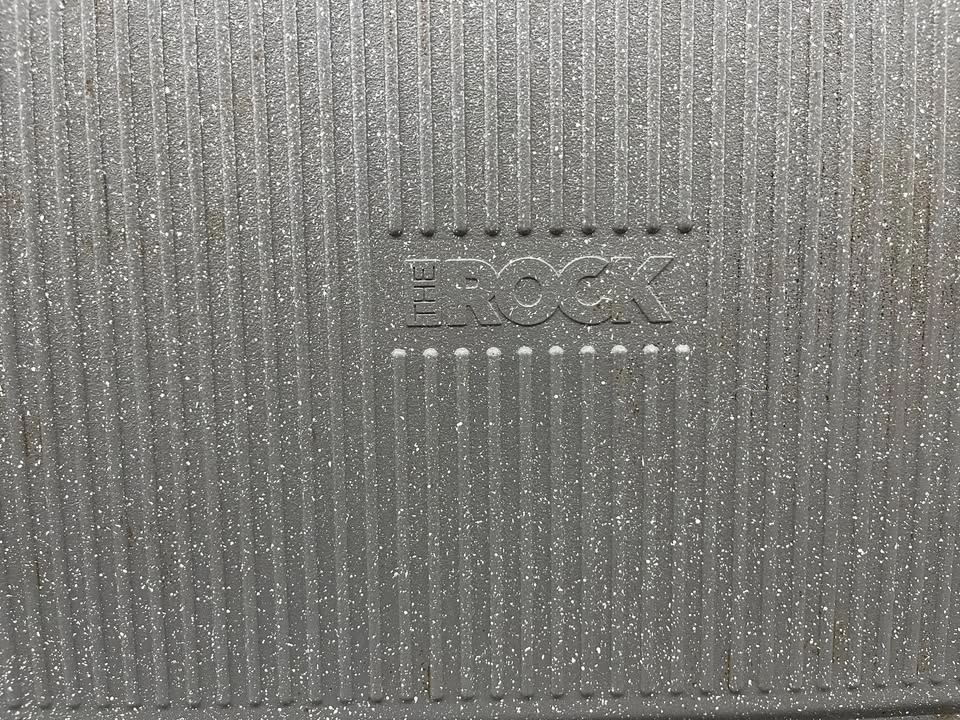 The Rock Non-Stick Grill Plate – Great Condition - photo 4