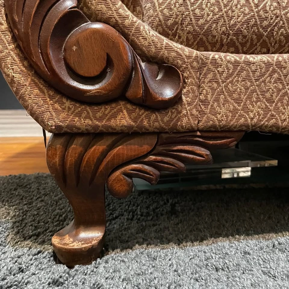 Vintage Couch - photo 2