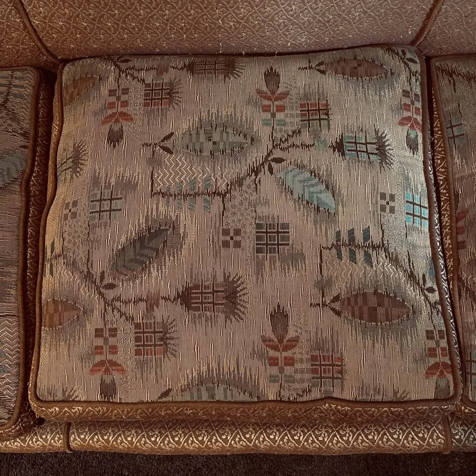 Vintage Couch - photo 5