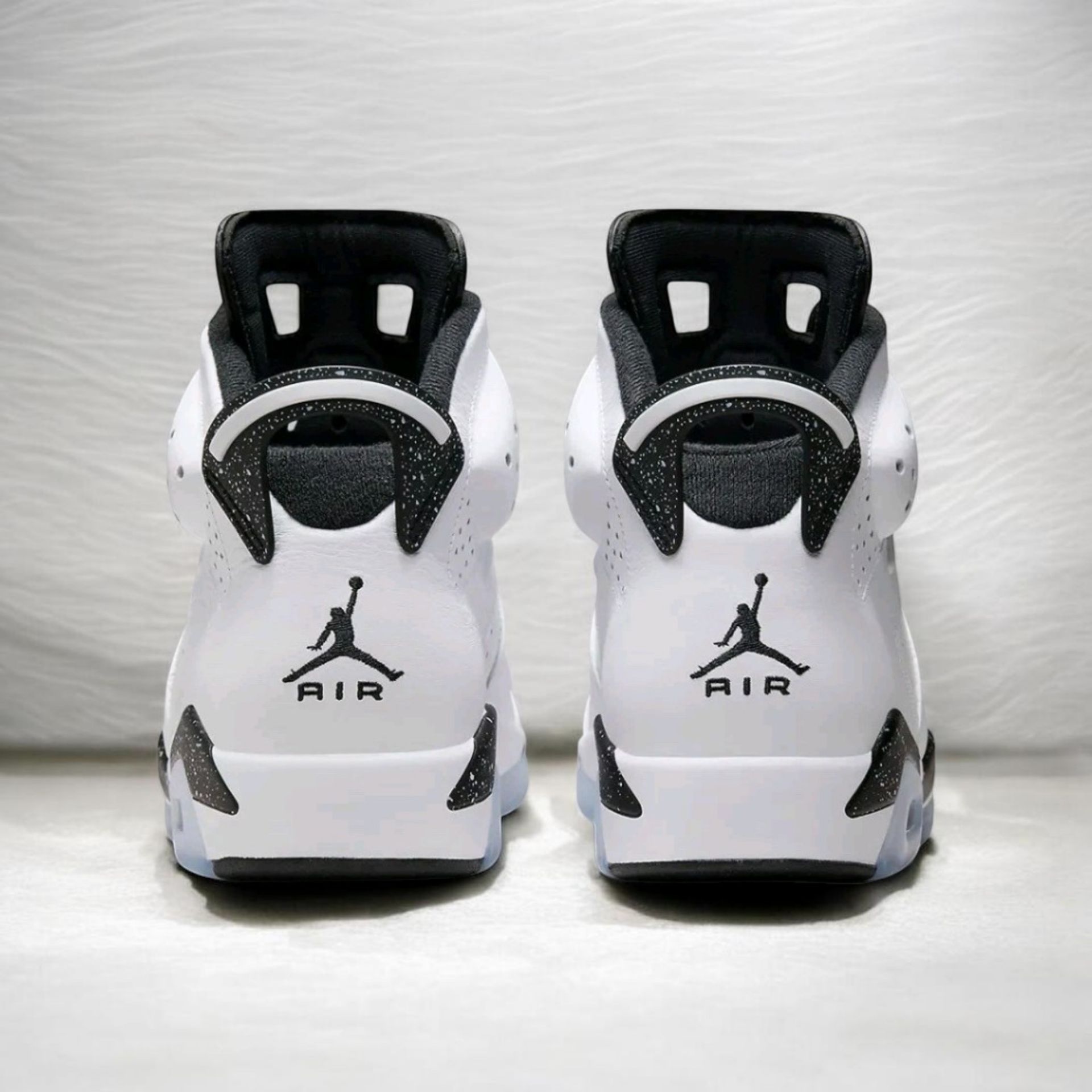 Air Jordan 6 Retro GS "Reverse Oreo" Size 5Y - photo 4