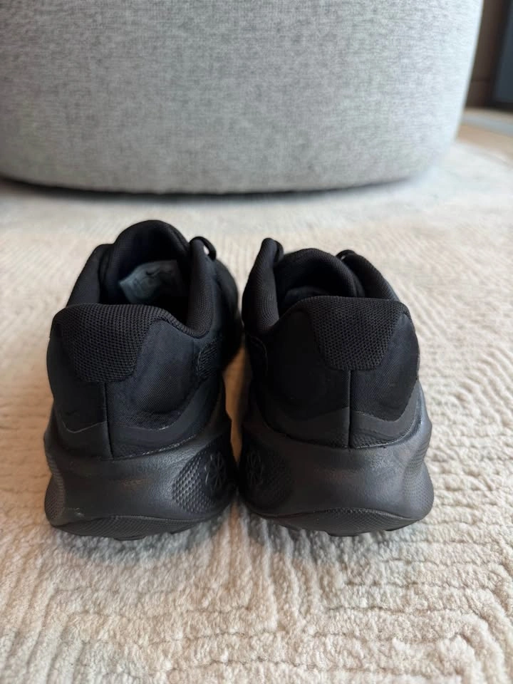 Women’s Nike Revolution 7 Triple Black Running Shoes - Size 9 - photo 2