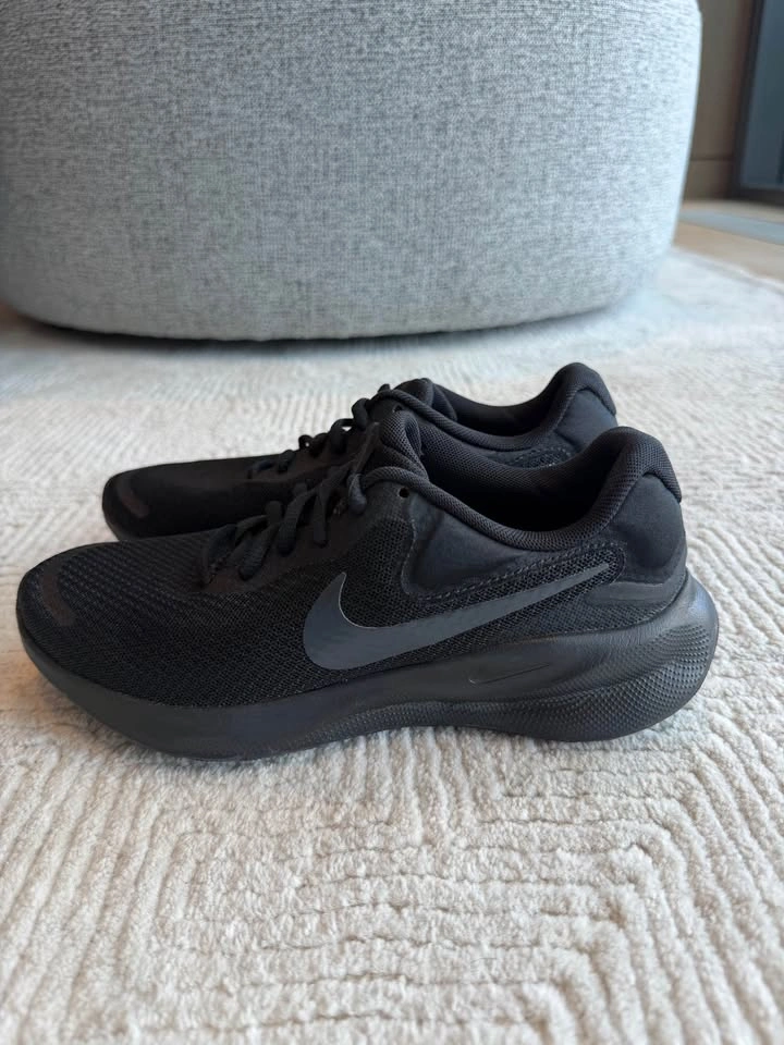 Women’s Nike Revolution 7 Triple Black Running Shoes - Size 6.5 - photo 2