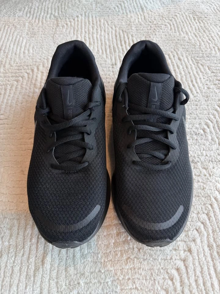 Women’s Nike Revolution 7 Triple Black Running Shoes - Size 8 - photo 3