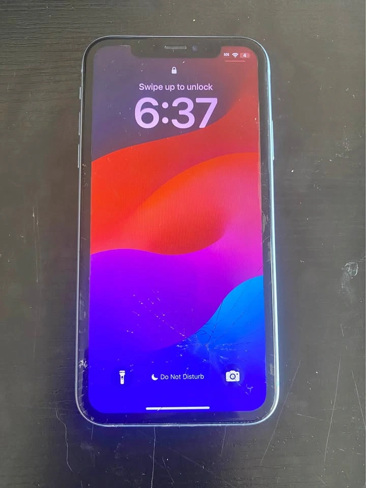 Iphone XR Cracked Screen