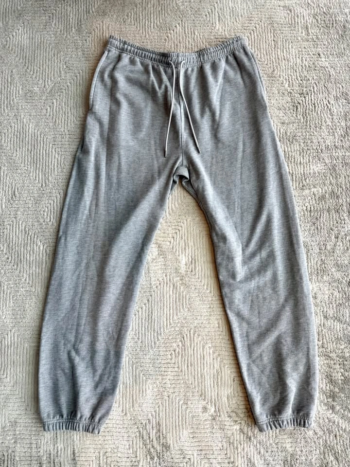 Alo Yoga Men’s Grey Joggers Sweatpants - Size Large - photo 2