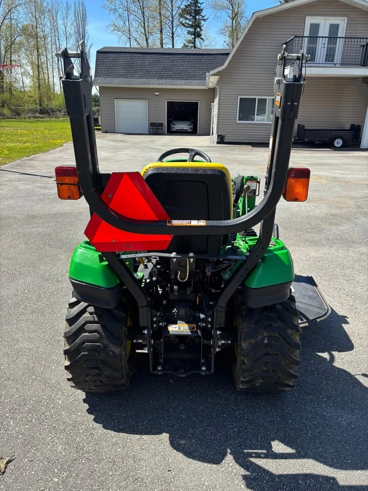 2014 John Deere 1023E tractor with mower - photo 4