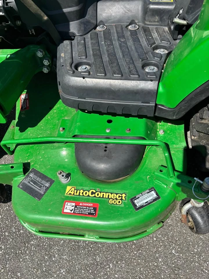 2014 John Deere 1023E tractor with mower - photo 5
