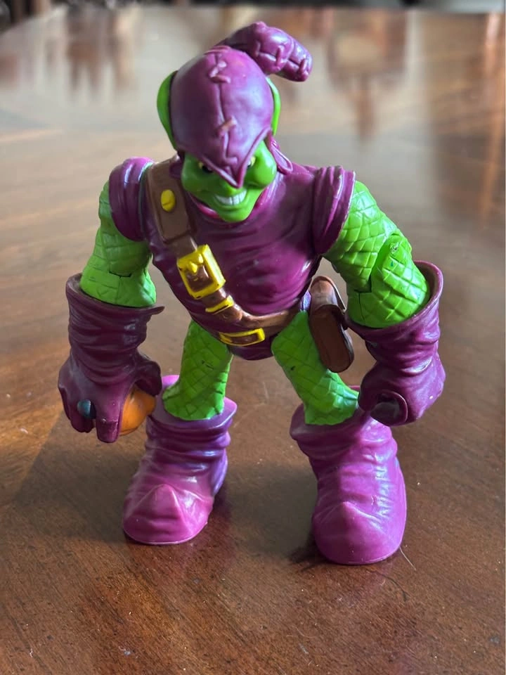 Marvel Toy Biz 2005 Green Goblin Action Figure - photo 2