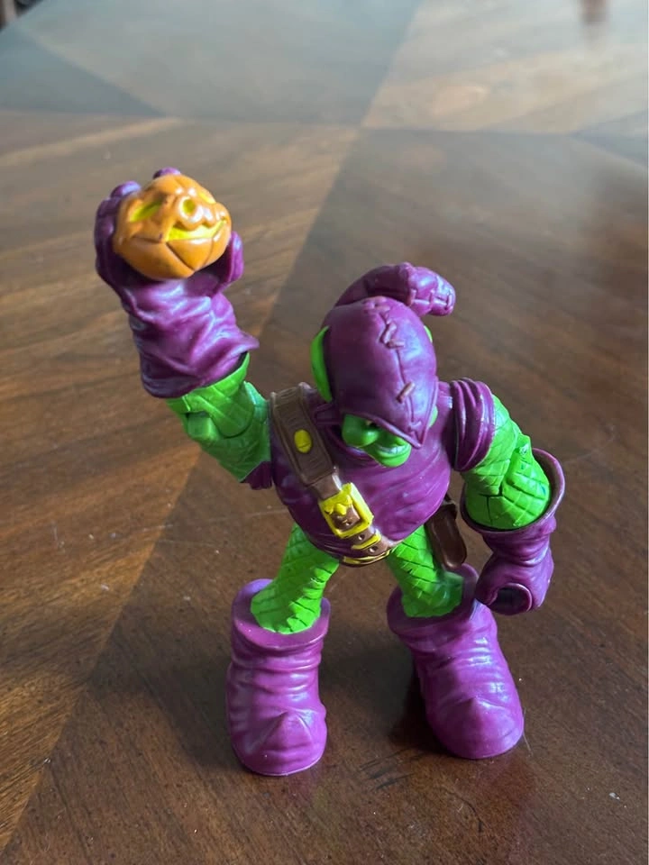 Marvel Toy Biz 2005 Green Goblin Action Figure - photo 3