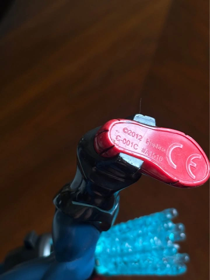 Hasbro 2012 Spider-Man Action Figure with Web Blast - photo 4