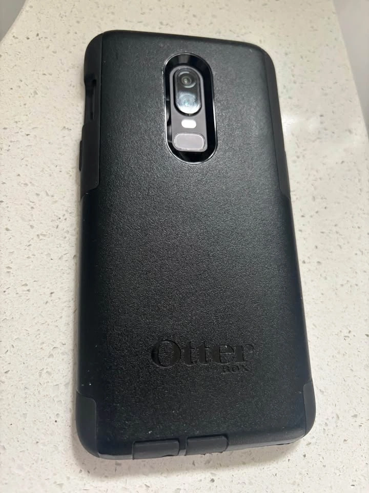 OnePlus 6 128gb With Otterbox - photo 2