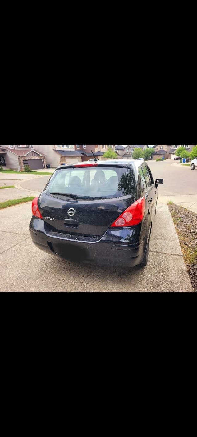 2011 Nissan Versa 1.8 S - photo 2