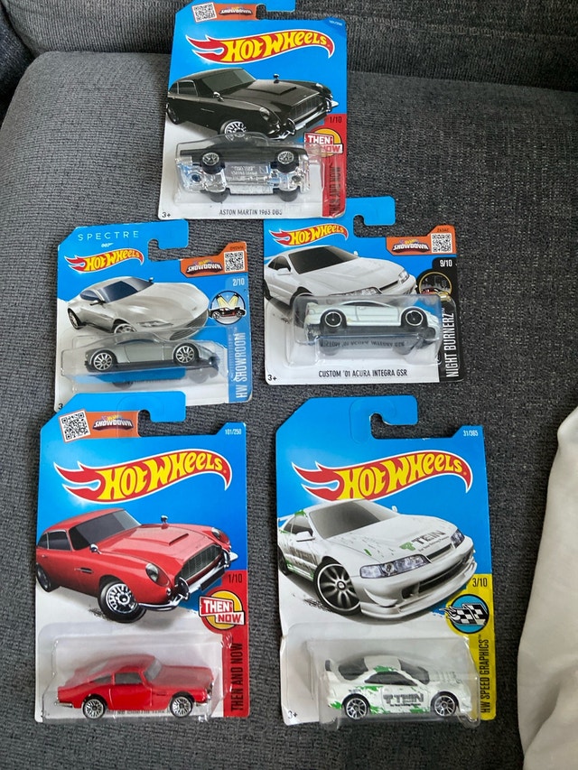 5 Hot Wheels Diecast Collection