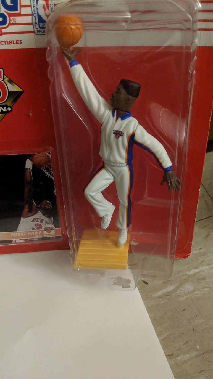 NBA Knicks Vintage Starting Lineup 1995 Patrick Ewing (Legend) - photo 2