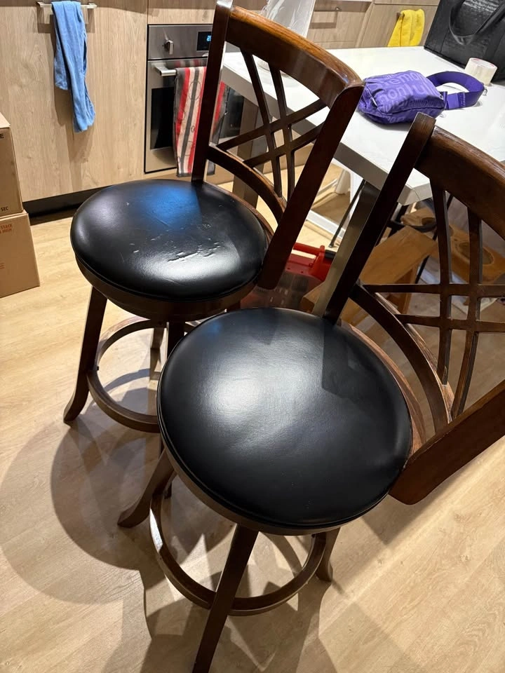 Pair of Swivel X-Back Bar Stools - photo 3