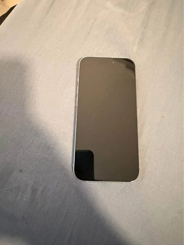 iPhone 15 Pro 128GB Titanium Unlocked image indicator(2)