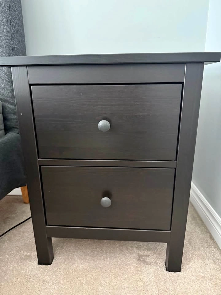 IKEA HEMNES 2-Drawer Nightstand