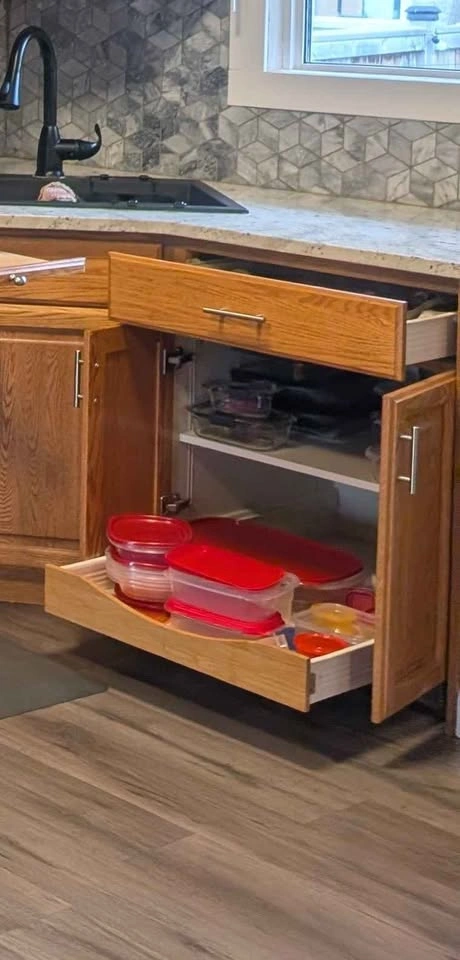 Lower oak cabinet with pullout drawers - photo 3