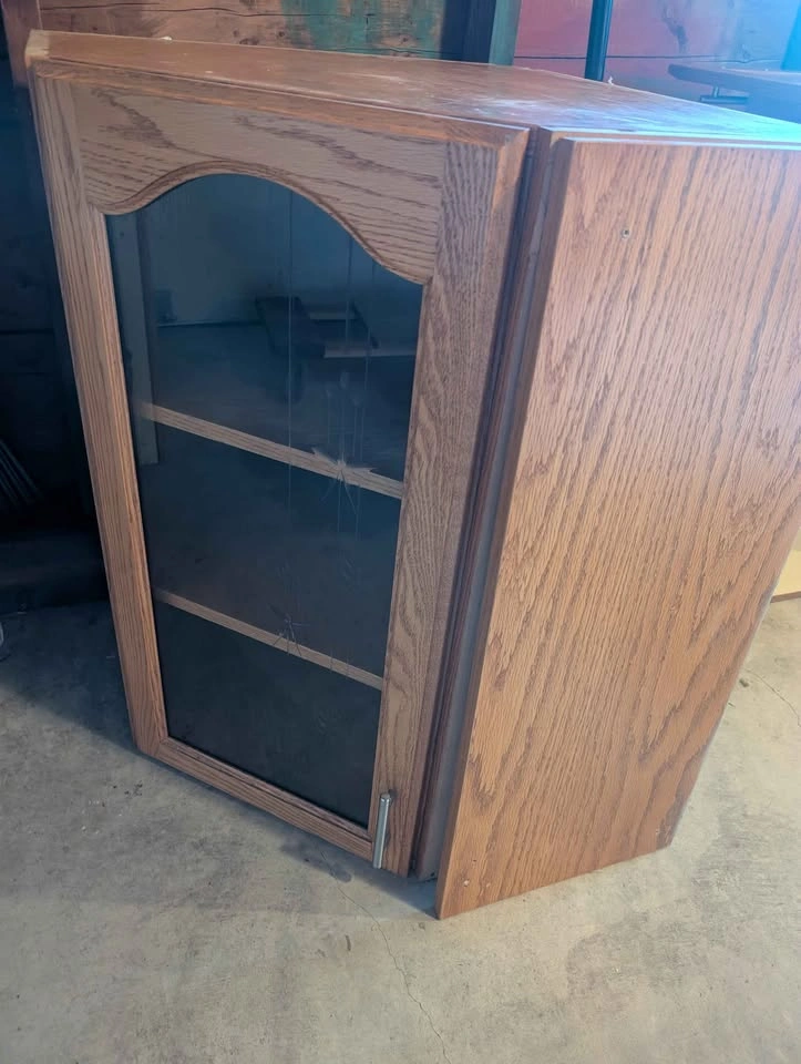 Upper oak cabinets - photo 4