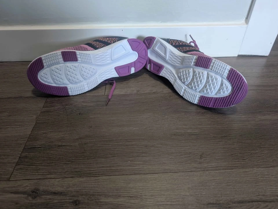 New Women's size 5 sketchers running shoes - photo 2