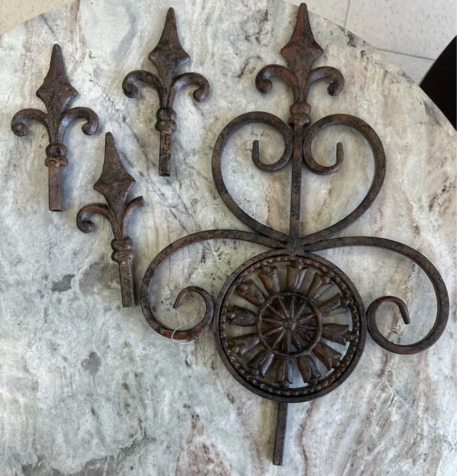 Elegant Metal Garden Arch - photo 3