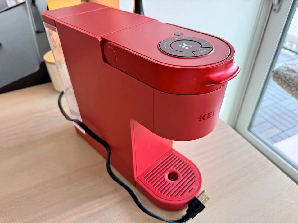 Red Keurig K-Slim coffee maker