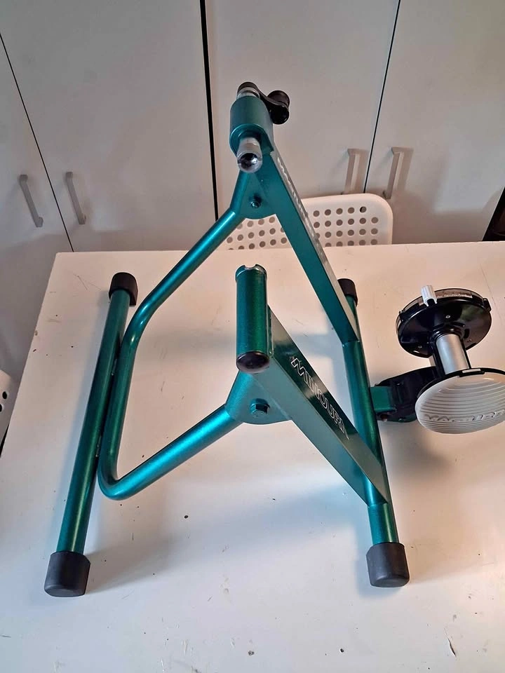 Minoura Magturbo Basic bike trainer