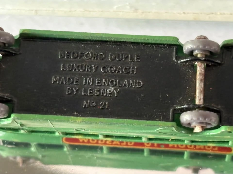 Vintage Matchbox Lesney No. 21B (1958) Long Distance Coach - photo 2