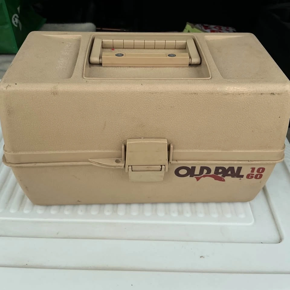 Vintage Old Pal 1060 Tackle Box & Accessories - photo 2