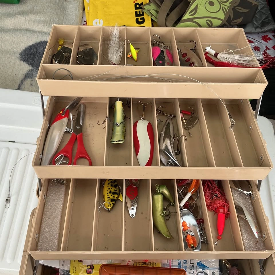 Vintage Old Pal 1060 Tackle Box & Accessories - photo 4