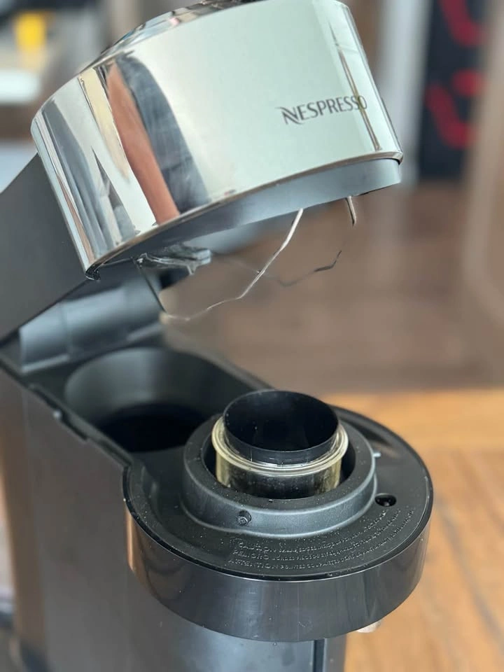 Nespresso Vertuo Next by De’Longhi Coffee Machine - photo 3
