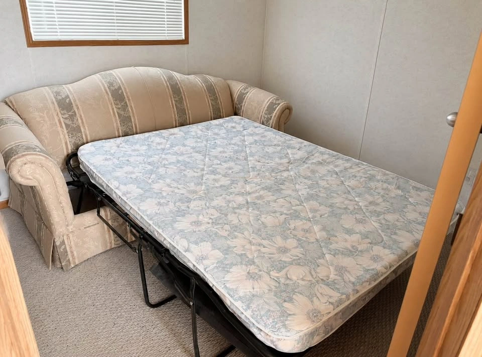 READ DESCRIPTION: Furniture LOT - photo 4
