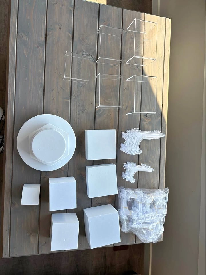 LOT: Retail Product display / Props for Product Photography