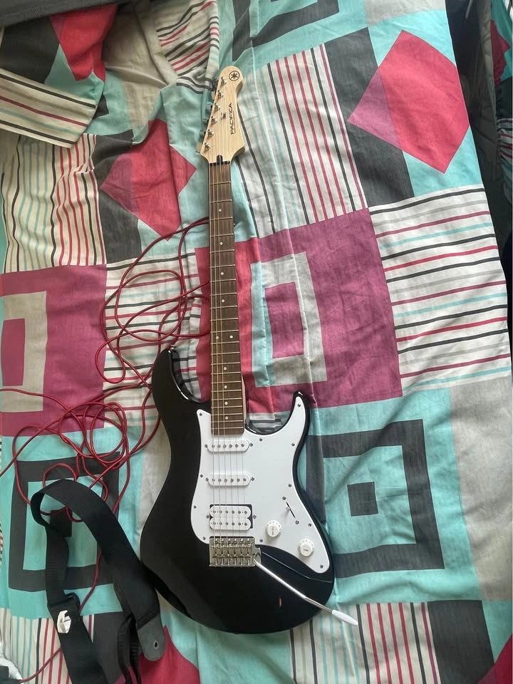 Yamaha PAC012 (Buy or trade for a Squier Affinity Telecaster) - photo 4