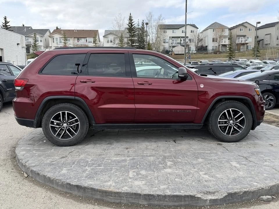 2018 Jeep Grand Cherokee Trailhawk 4WD | 3M | HEMI V8 | No Accid - photo 2