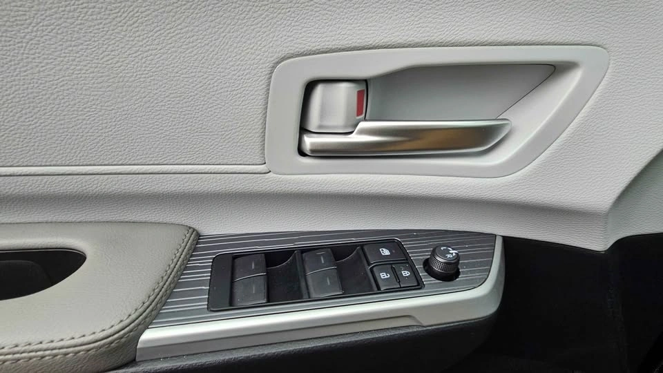 2025 Toyota sienna xle hev - photo 5