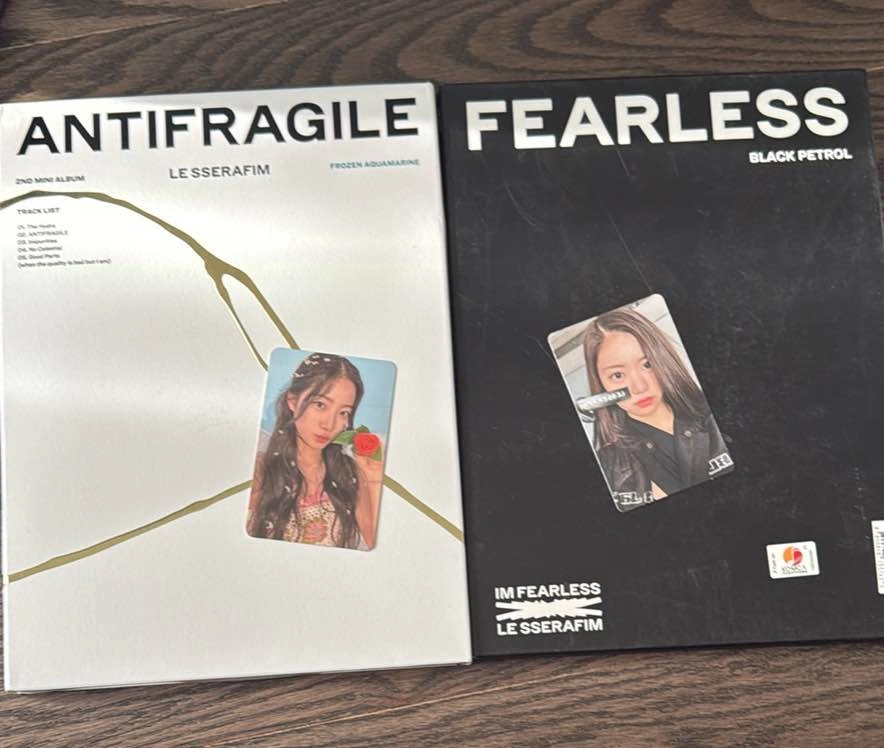 LE SSERAFIM ALBUMS W/ PHOTOCARDS - photo 2