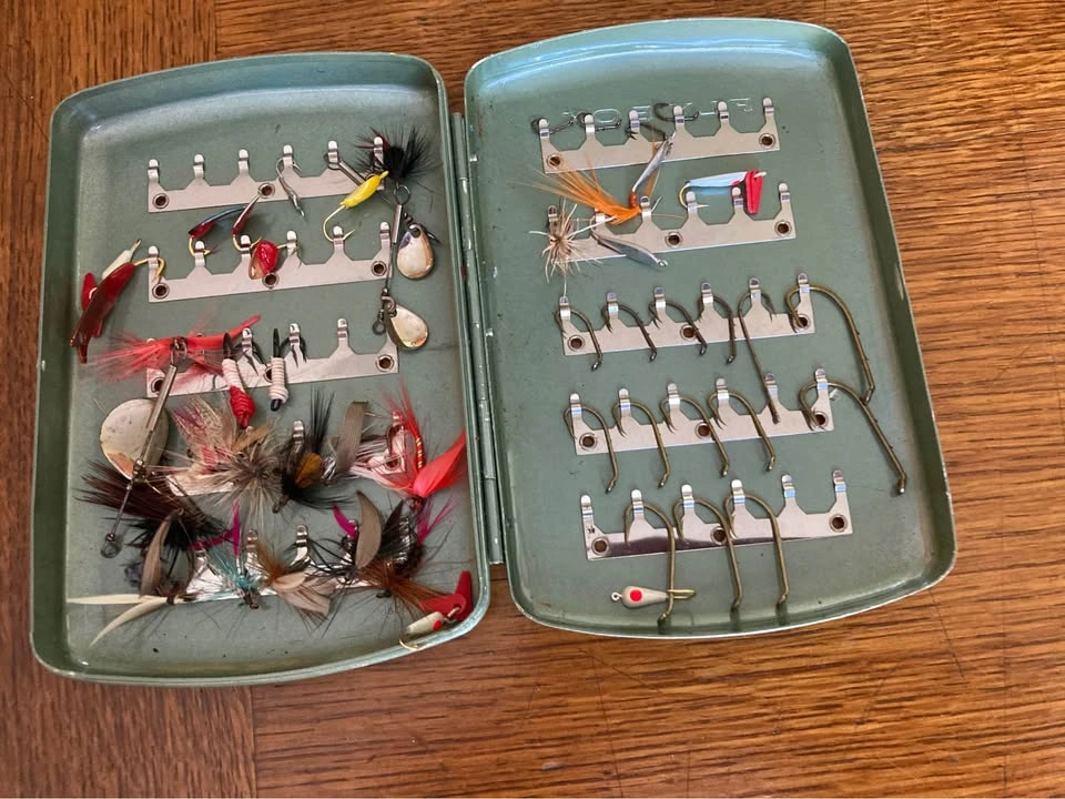 Vintage Metal Fly Box - photo 2