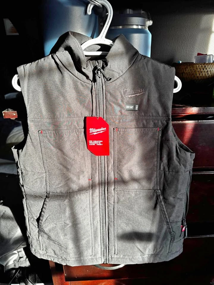 Milwaukee M12 Heated Vest (Women’s Small, No Battery)