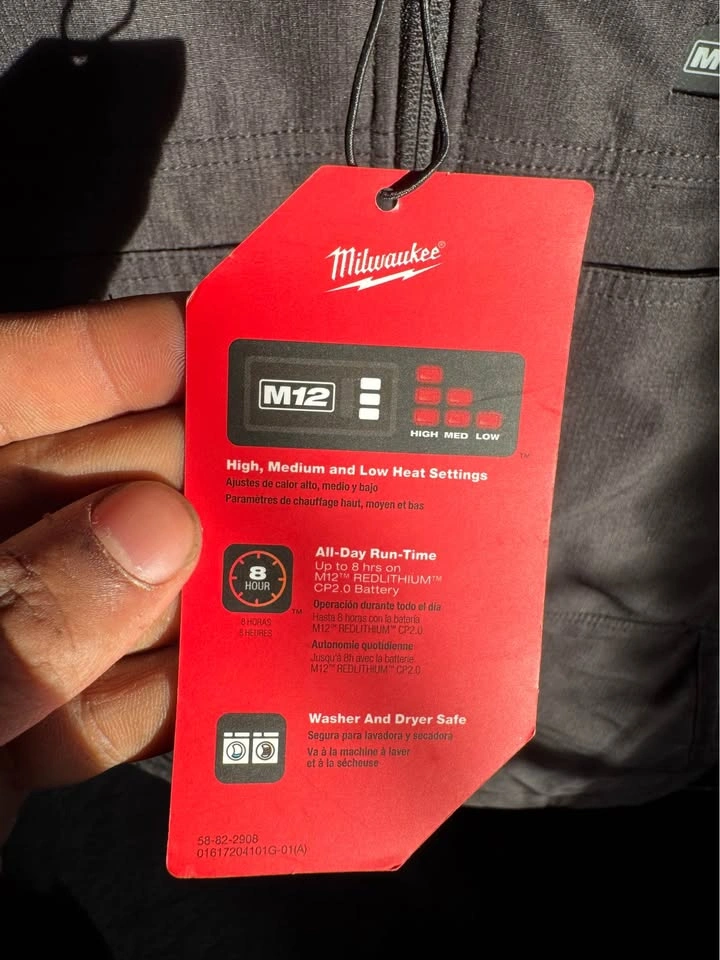 Milwaukee M12 Heated Vest (Women’s Small, No Battery) - photo 3