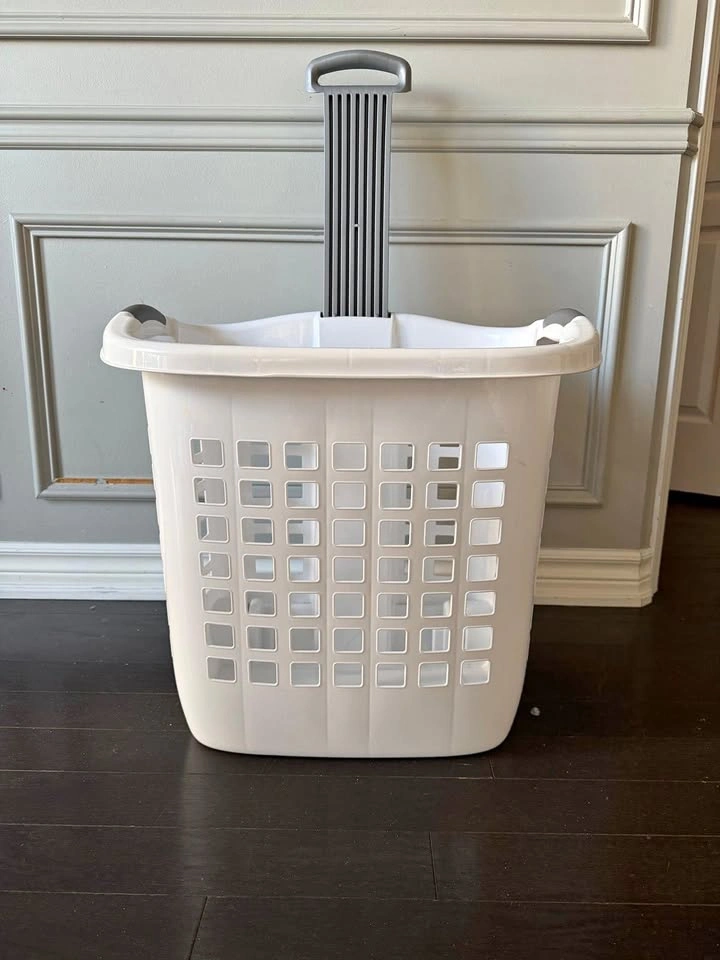 Laundry Basket on Wheels with Retractable Handle