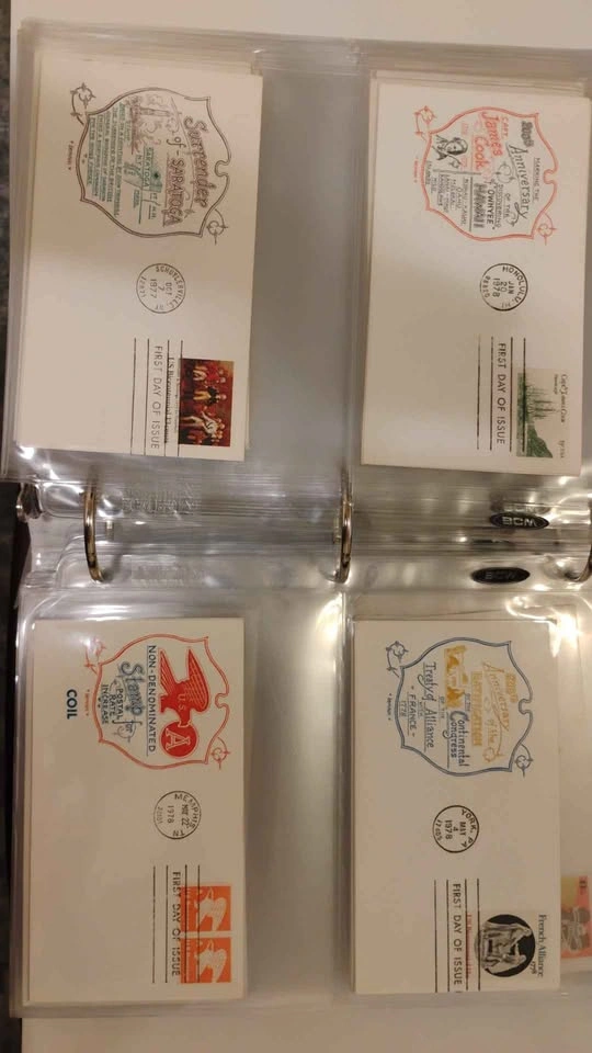 9 Vintage 1970s First Day Covers Full Stamp Albums - photo 3