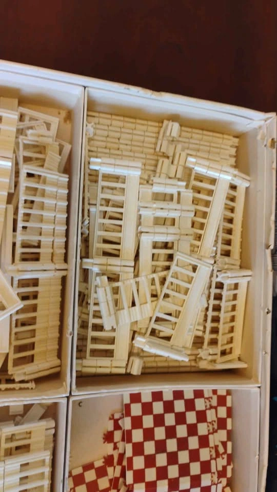 Vintage 1950s Elgo American Skyline Set #95 Plastic Building Kit - photo 5