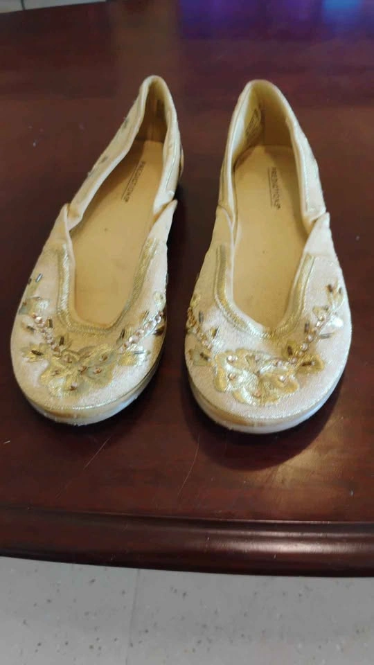 Predictions Women's Flats Gold Embroidered Beaded Size 7 - photo 2