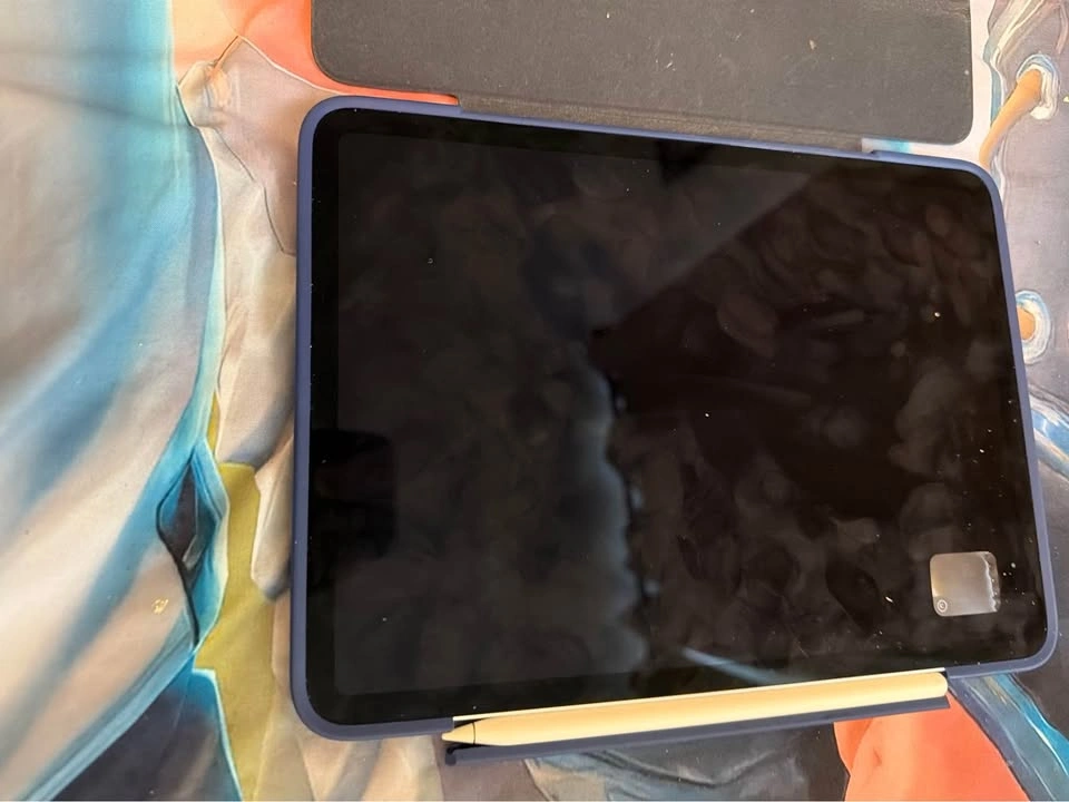 iPad Pro 2nd gen 128gb cellular with box and Apple Pencil - photo 2