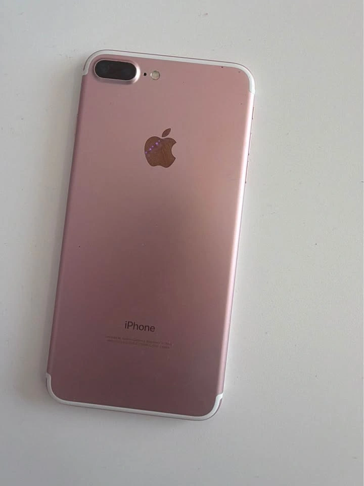 iPhone 7 Plus - photo 2