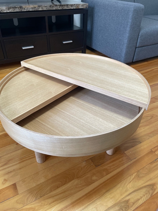 Urgent sale Cozey Eclipse Coffee table